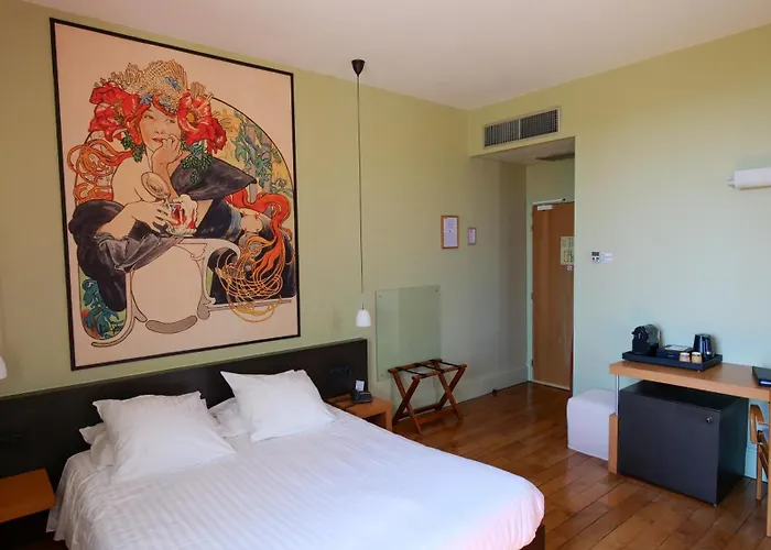 Hotel De Charme L'orée Du Parc 4*