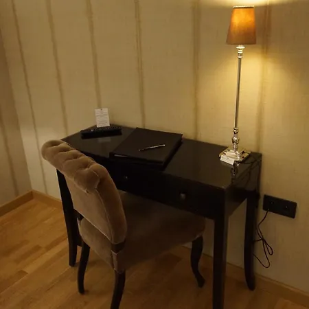 De Charme L'oree Du Parc Hotel