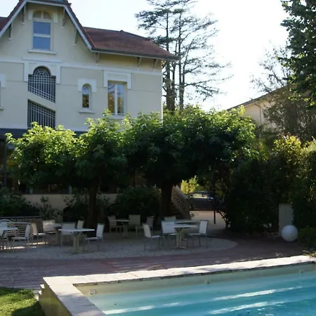 De Charme L'oree Du Parc 로만스수르아이져