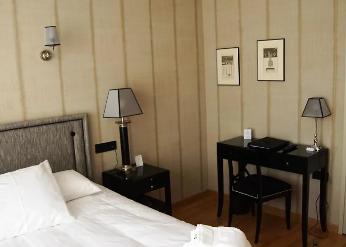 De Charme L'oree Du Parc 4*
